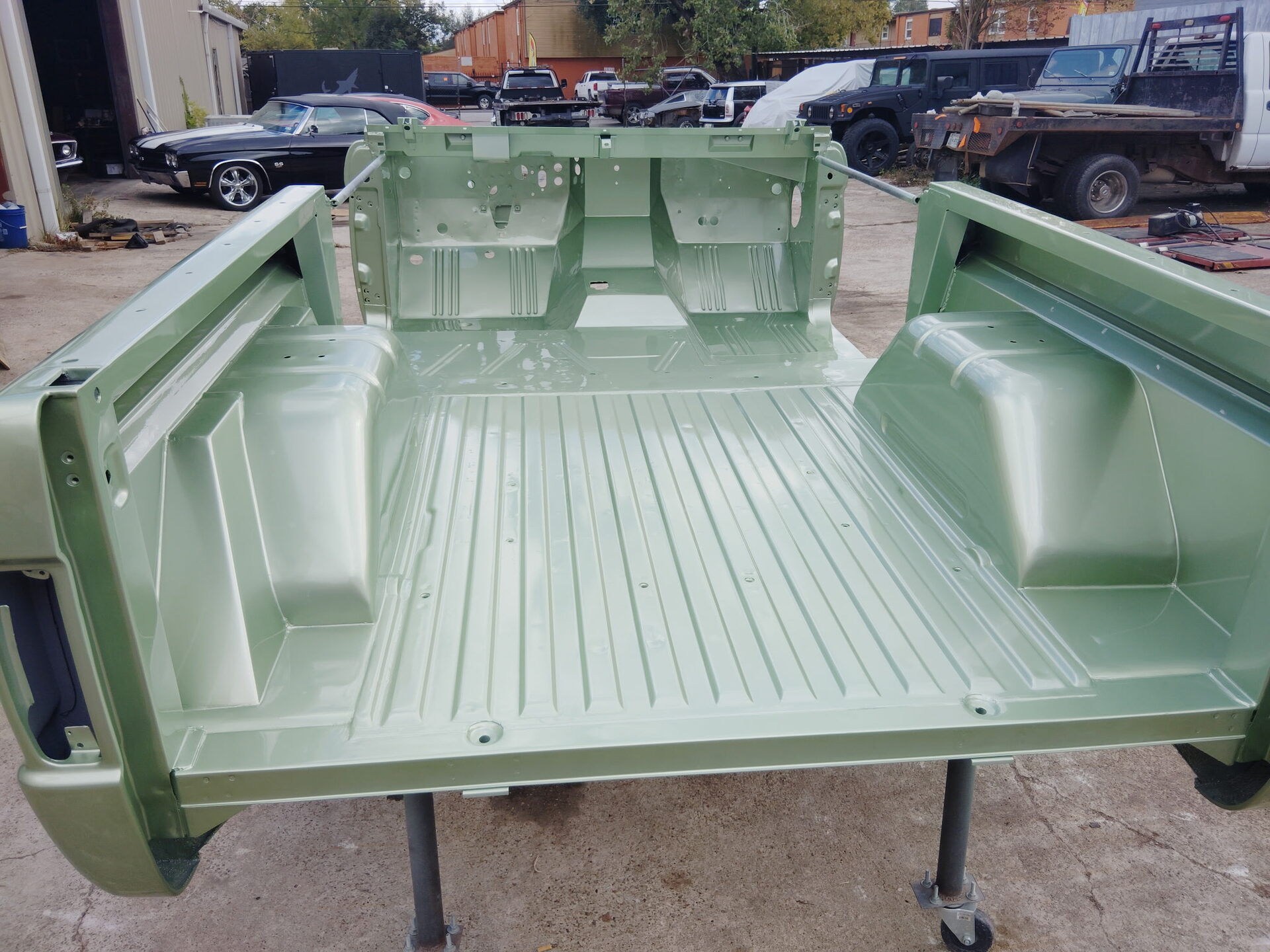 Bronco panels in metal preparation